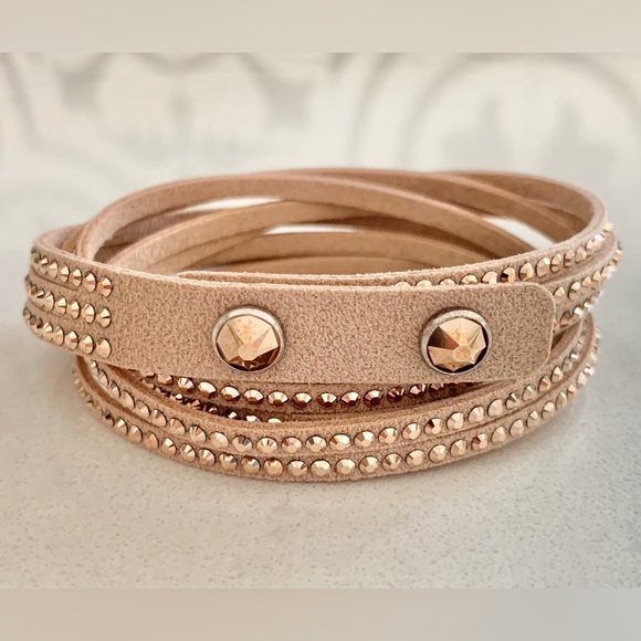 Touchstone Crystal Wrap Star Bracelet, Golden Blush - Picture 2 of 4